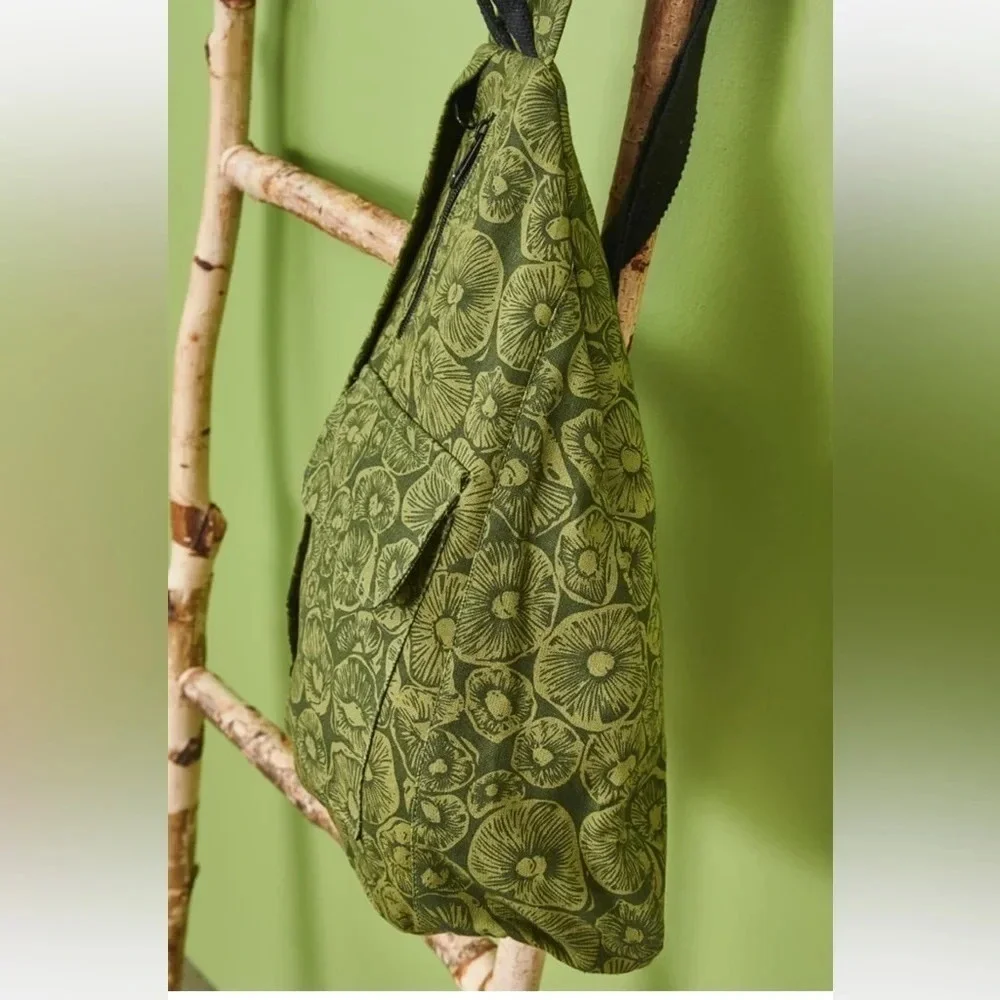 Earthbound Trading Mushroom Utility Sling Bag, Green, NWT - Picture 3 of 9